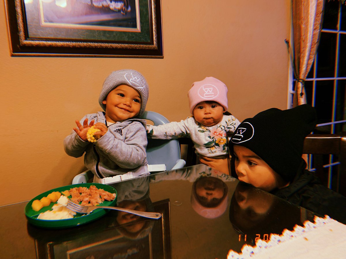 Peeedoh's tweet photo. My youngins 🦁 #LifeWeChose https://t.co/FTiWkNSJbn
