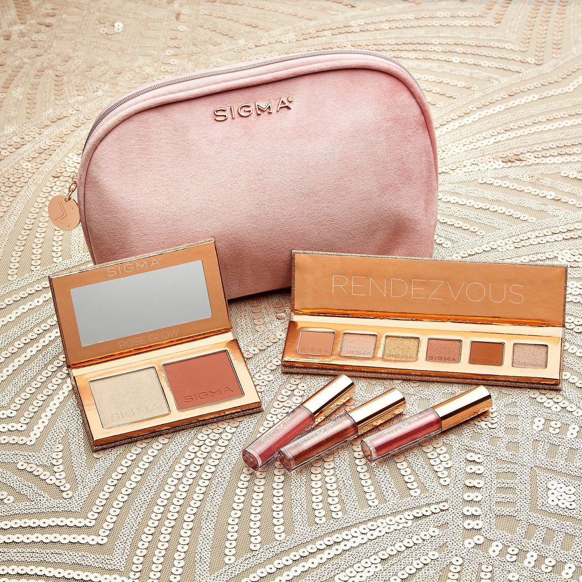 SigmaBeauty's tweet photo. #GIVEAWAY⁣⁣⁣⁣⁣ ✨ 3 lucky beauties will win our Rendezvous Makeup Collection!
HOW TO ENTER: ⁣⁣⁣⁣⁣
✨ Follow @sigmabeauty
✨ Like + Retweet this post⁣⁣⁣⁣⁣⁣⁣⁣⁣⁣⁣⁣⁣⁣⁣⁣⁣⁣⁣⁣⁣⁣⁣
✨ Tag a beauty lover (1 comment = 1 entry)
Ends 11/23/20 @ 11:59PM CST. https://t.co/Hyb9W6yGlZ