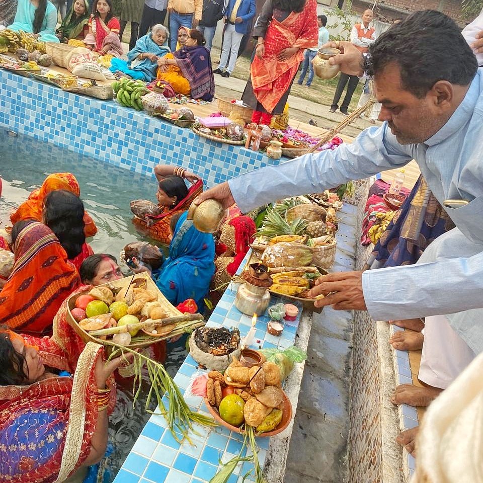 lalityadavrjd's tweet photo. भगवान भास्कर को अर्ध्य।

आप सब को छठ महापर्व की हार्दिक शुभकामनाएँ।

#RJD #lalitkumaryadav https://t.co/N7ZuXl2dRt