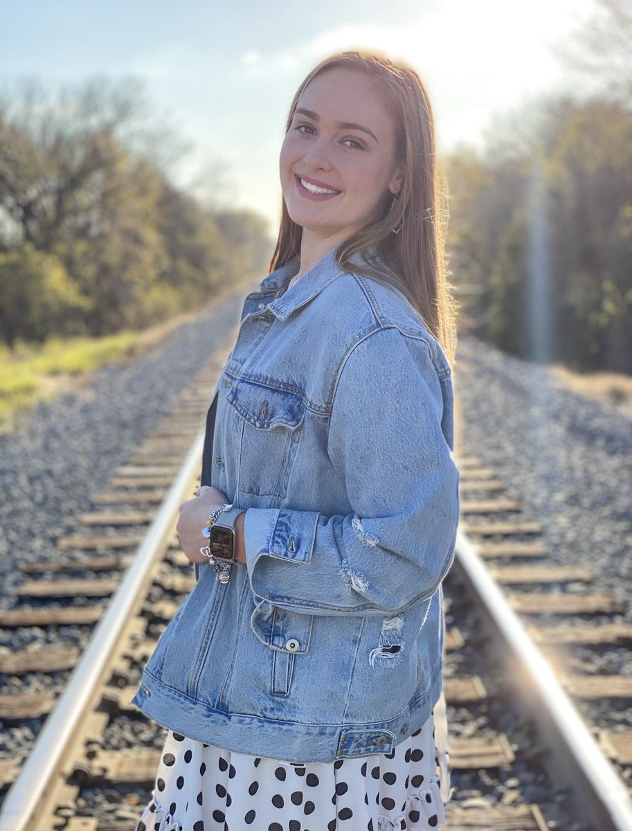 ReeseFetty's tweet photo. Really hit the jackpot having @rendifetty as my personal photographer ;) #QuarantinePt2 ⭐️⭐️⭐️ https://t.co/rGF6E8eOc9