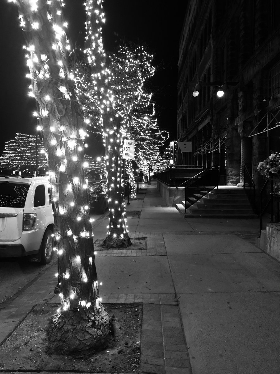 LightsFestival's tweet photo. L I G H T S   O N ✨✨✨
• • • •
Just in time for the holidays!
• • • •
Lights will shine bright through January 4 in the Old Market AND North Omaha &amp; South Omaha along 24th Street 💛 https://t.co/K5BaRdQb3s