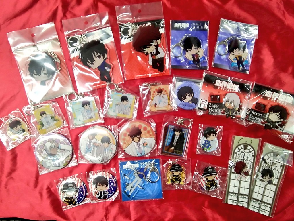 K Books キャラ館 少年まんが 入荷情報 血界戦線 グッズが入荷致しました スティーブン クラウス レオナルドのアクリルキーホルダーや缶バッジ W アクリルジオラマスタンドも入荷しております D Kbooks キャラ館 血界戦線