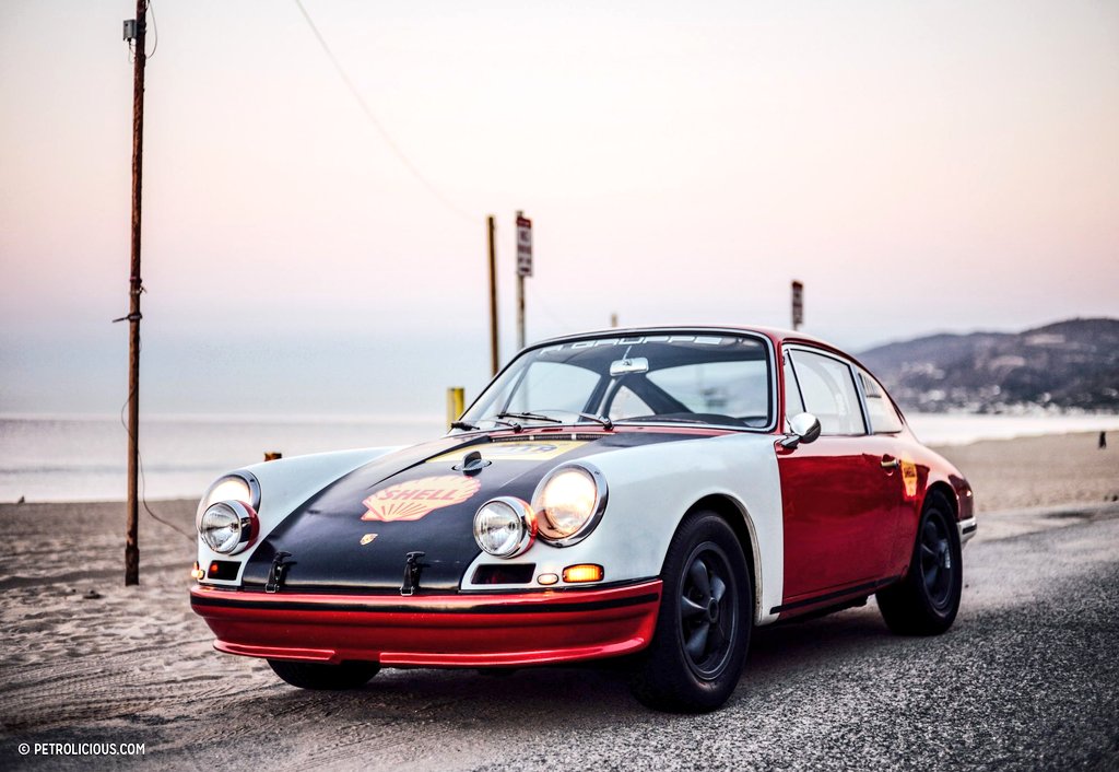 BCJr's tweet photo. #FridayFeeling Gd'eve All!🥃✨✌

1966 #Porsche #911HotRod Gem!👌
An #RGruppe Founder, Rolly Resos.

@PorscheRetail @Porsche911UK
@PorscheSauce @oliveri_pablo
@SHopemaster @PFSClassics
@Bertieschip @vividcloudofwat
@jim_knipe @DP_Grouch @HelenGoff
@FAFBulldog @LienhardRacing 👊💥 https://t.co/sSOD7mkunu