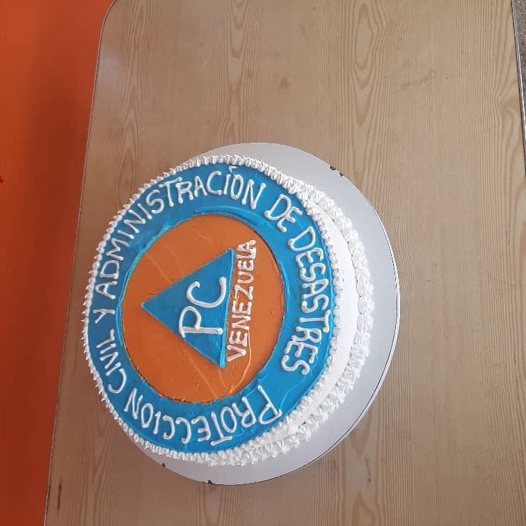 monagaspcad's tweet photo. #20NOV2020 el Director @monagaspcad Raúl González asistió al aniversario de PCAD Municipio punceres en presencia de la alcaldesa Magalys Villalba, la cual se hizo entrega de reconocimientos y ascensos a 21 funcionarios, manteniendo las medidas de bioseguridad ante el COVID-19 https://t.co/UujEKNuObV