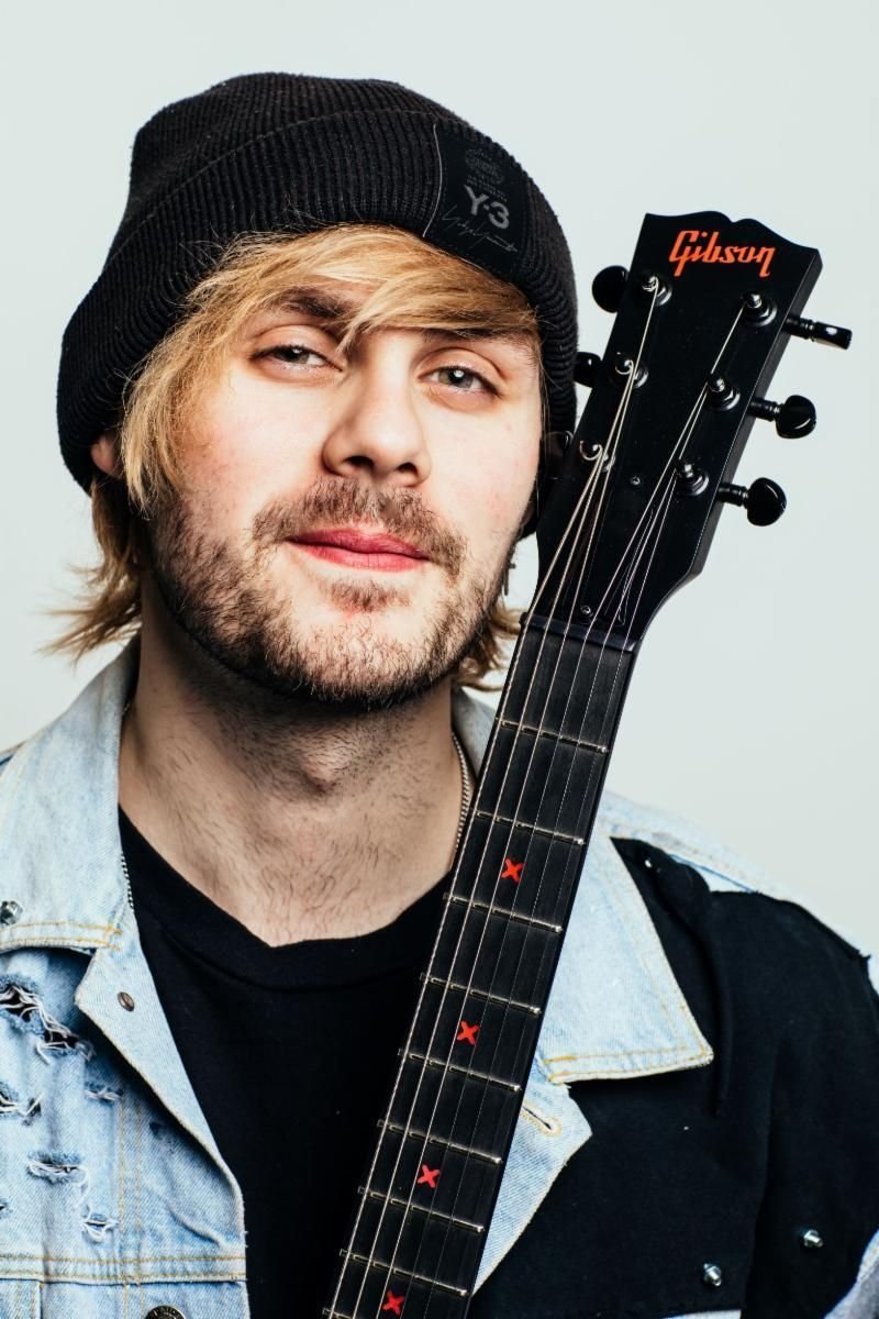 5SOSFAM_GT's tweet photo. ¡Feliz cumpleaños a nuestro hermoso guitarrista @Michael5SOS ! ❤
#HappyBirthdayMichaelClifford https://t.co/6c6FAC1EPo