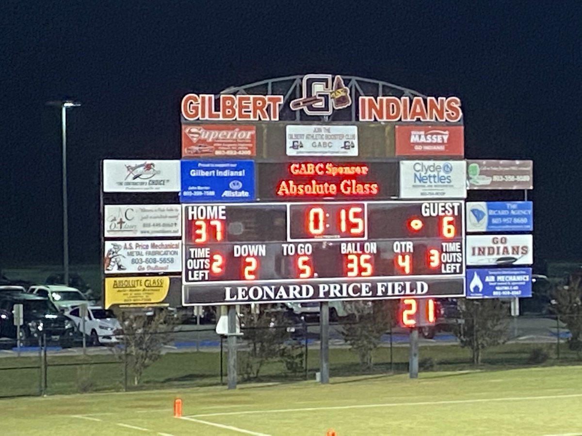 MrsCagle2's tweet photo. It’s a “W” for the Indians! 37-6 over Dillon! What a phenomenal game ⁦@gilbert_indians⁩ #itsjustgilbert #icecreamcake https://t.co/dijpCUi4aD