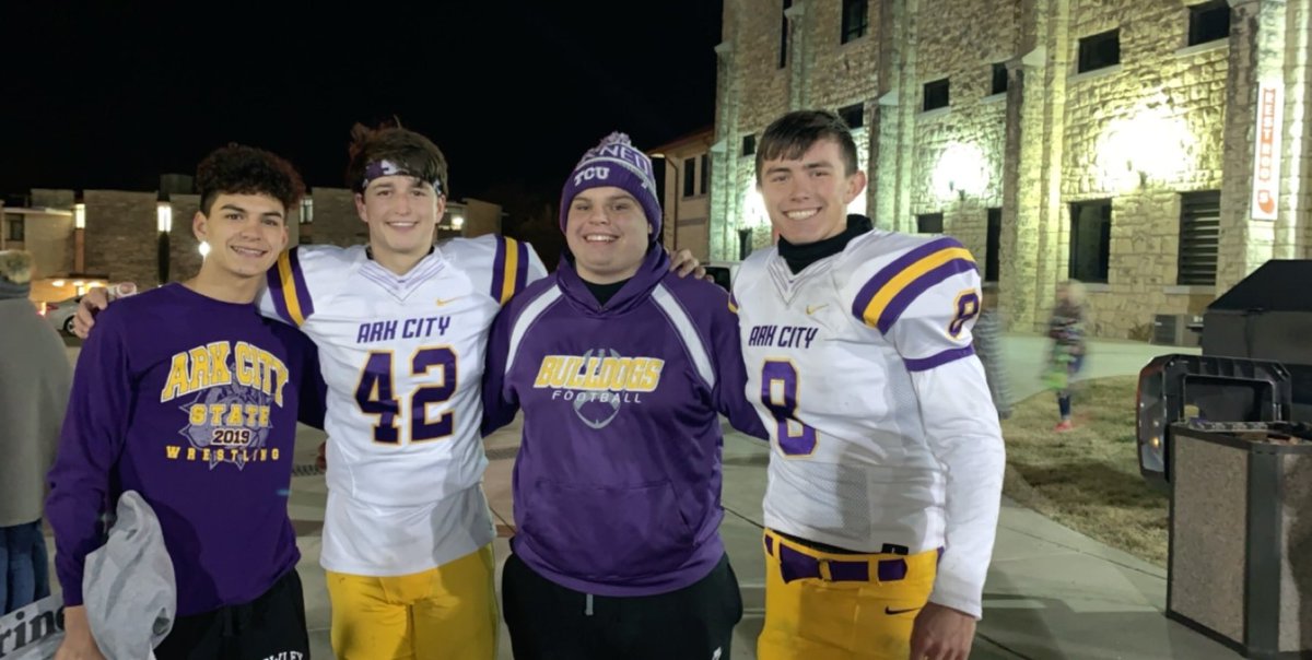 BlakeH_42's tweet photo. SHOUTOUT MY IYQ SQUAD!!! PROUD OF YALL!!! GO WIN IT ALL! @hadenotoole @JonasStoy @RhettLathers https://t.co/qeW1UzIaVJ