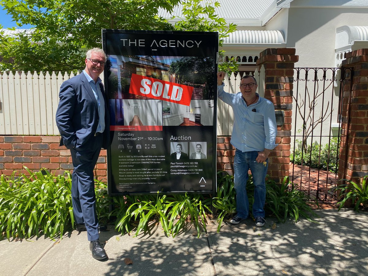 TimGossage's tweet photo. The best job ever β€οΈ thanks to #TheAgency @coreyadamson @paultonich #teamwork #sold #mtlawley #auctioneer #goinggoingone https://t.co/82abmTu2fP