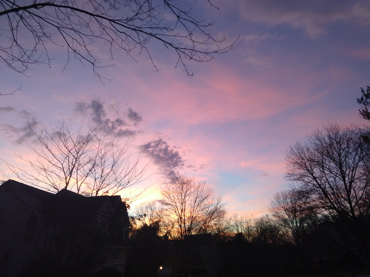 themicahjames's tweet photo. I'm grateful for sunrises and sunsets. #givethanks https://t.co/WYLY89YMI6