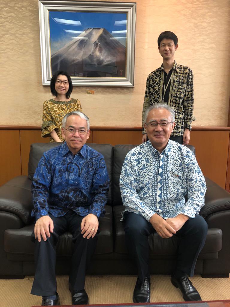 下村 憲正 先日は石井インドネシア駐箚日本大使に着任のご挨拶をしてきました コロナ対策を始めとして暴力的過激主義の防止事業や津波等の防災事業など 日本政府とは様々な分野で協力いただいています また デンマーク ドイツ スイス Eu