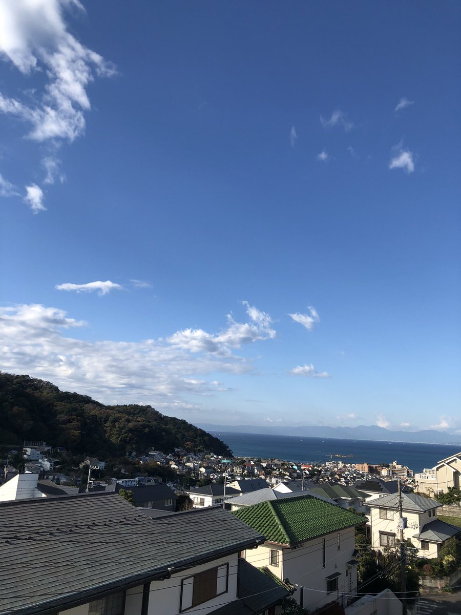 今日の撮影場所が景色よすぎた✨✨
天気も良かった☀︎
久しぶりに自然を感じれたあ〜
気持ちよかった😌 https://t.co/egi75pBUX8