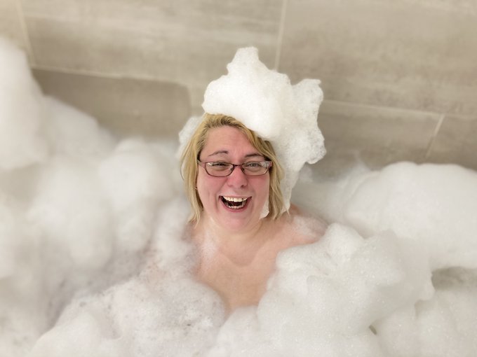 Mistakes were made!   #bubbles #bubblesoap #mistakes #toomuch #bbw #ssbbw https://t.co/H9a53ULbTa<a href="/tag/bubbles"class="tags">#bubbles</a><a href="/tag/bubblesoap"class="tags">#bubblesoap</a><a href="/tag/mistakes"class="tags">#mistakes</a><a href="/tag/bbw"class="tags"><span>#bbw</span></a><a href="/tag/toomuch"class="tags"><span>#toomuch</span></a><a href="/tag/ssbbw"class="tags"><span>#ssbbw</span></a>