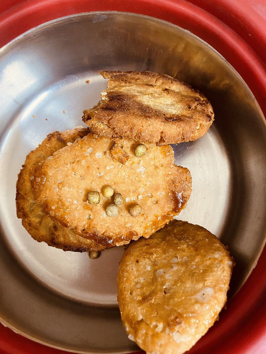 chitraaum's tweet image. #छठ 
#सूर्य_देवता 
#ठेकुआ_का_प्रसाद