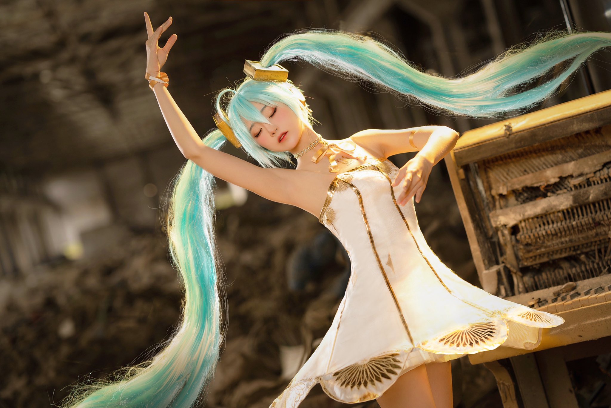 画像,#初音ミク #HatsuneMiku#mikusymphony #cosplay 💛💛💛💛💛 https://t.co/HKEvI3fG1I…