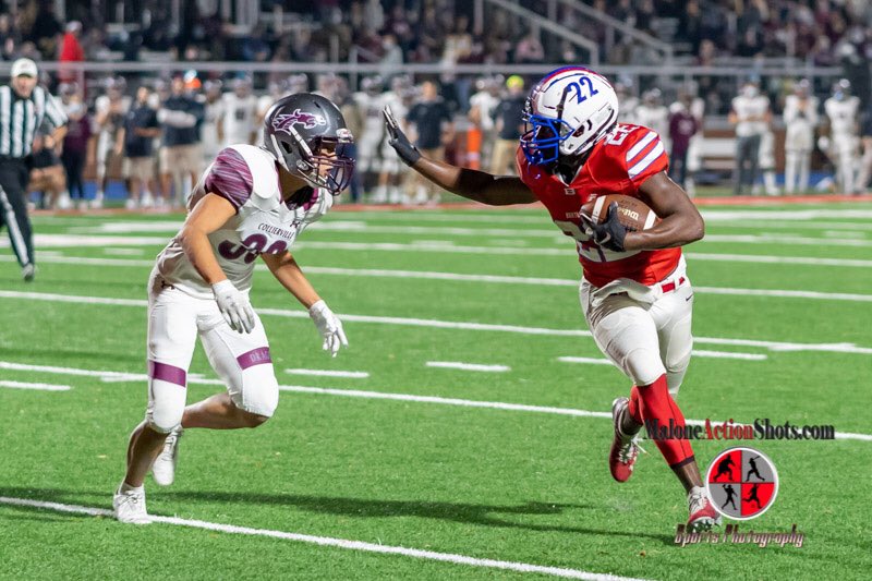 theronmalone22's tweet photo. How to tame your Dragon 2....... Bartlett beats Collierville 35-7 to advance to the Semi Finals🏈 https://t.co/4aIRWNZ890