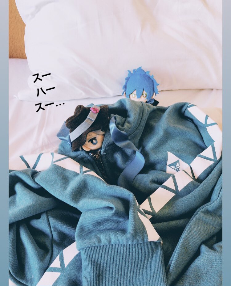 blue hair male focus multiple boys 2boys short hair blanket yellow eyes  illustration images