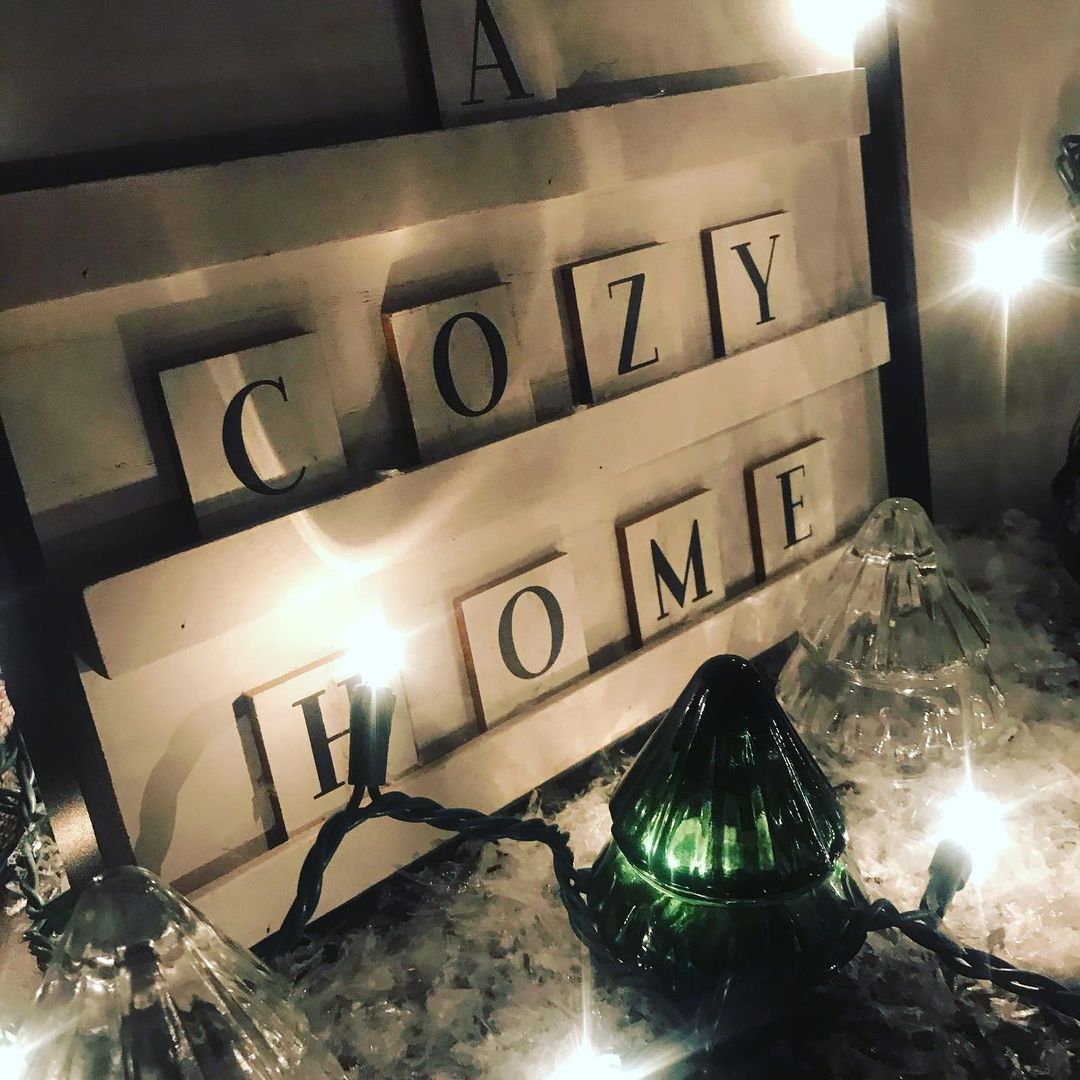 metropolitanma4's tweet photo. Feeling cozy at home with my girl on the phone 😊

#LDR #feelingcozy #stayhome https://t.co/0QOv01kjPt
