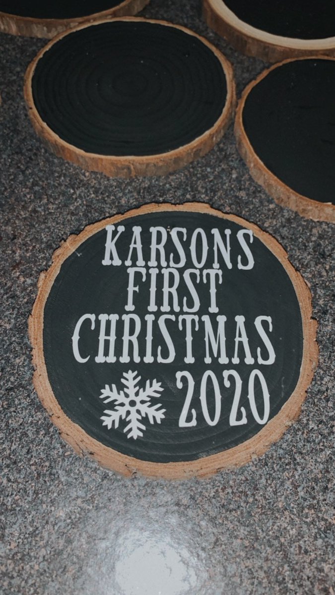 Tinyymom's tweet photo. @AshArrasmith https://t.co/zAB8v3XTJB candles, scrubs, wood ornaments and wood signs 🥰 https://t.co/5ge9tnEfUC