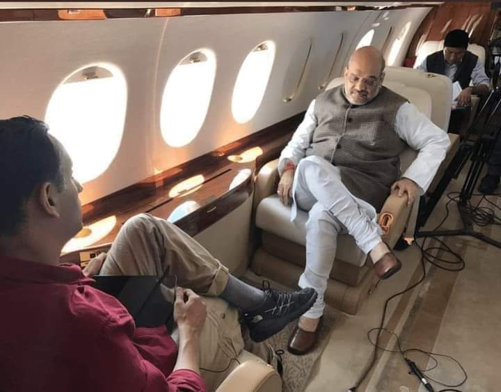 Yellow2473's tweet photo. தமிழ்நாடு என்ன திராவிட நாய்களின் அப்பன் வீட்டு சொத்தா... 

நீ இறக்குடா ப்ளைட்ட.... 

#TnWelcomesAmithShah.. https://t.co/qDbcH5RZ7O