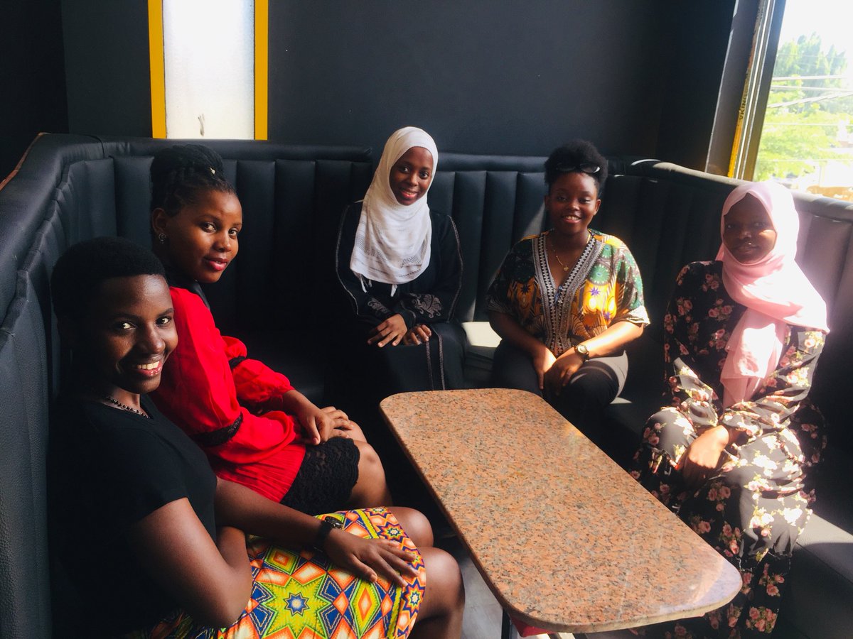 afyatel's tweet photo. #TBT yalikuwa majadiliano mazuri 

“Tatizo la usafi wa hedhi bado lipo, njia nzuri ya kuhamasisha usafi ni kutumia resources tulizonazo kuwafunishia mabinti namna nzuri ya kutumia(vitambaa) ukiacha nguvu kubwa kitumika kwenye aina mpya za pedi(tampons, sanitary, cups) “ ~mjadala https://t.co/hHS7xjkYtd