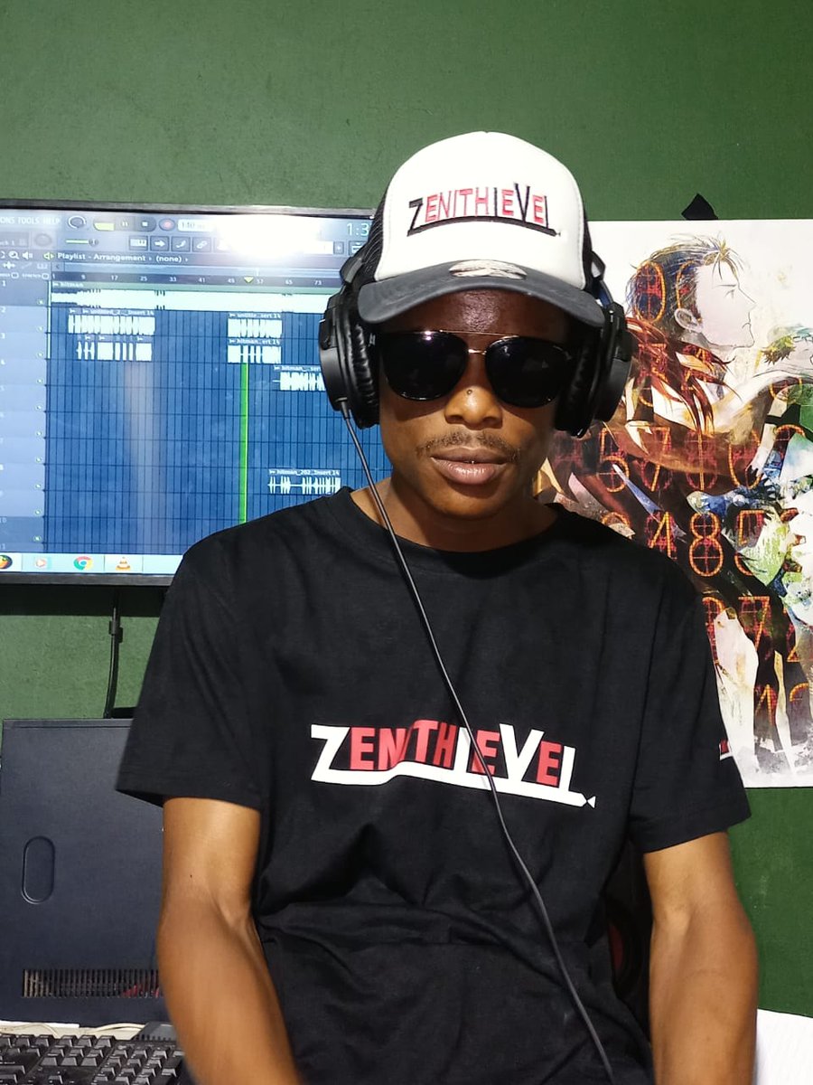 LehumoLetageng's tweet photo. Use to rock the same cloths for a week straight now all I do is pick and is mines we make ownership look cool, Mixtape 30% work left to be done🚨.
#HustleBuildWealth
#ZenithLeVel
#ZenithLeVelClothing
#ZenithLeVelPrivateParty
#December12 https://t.co/rKOmtlHnv3
