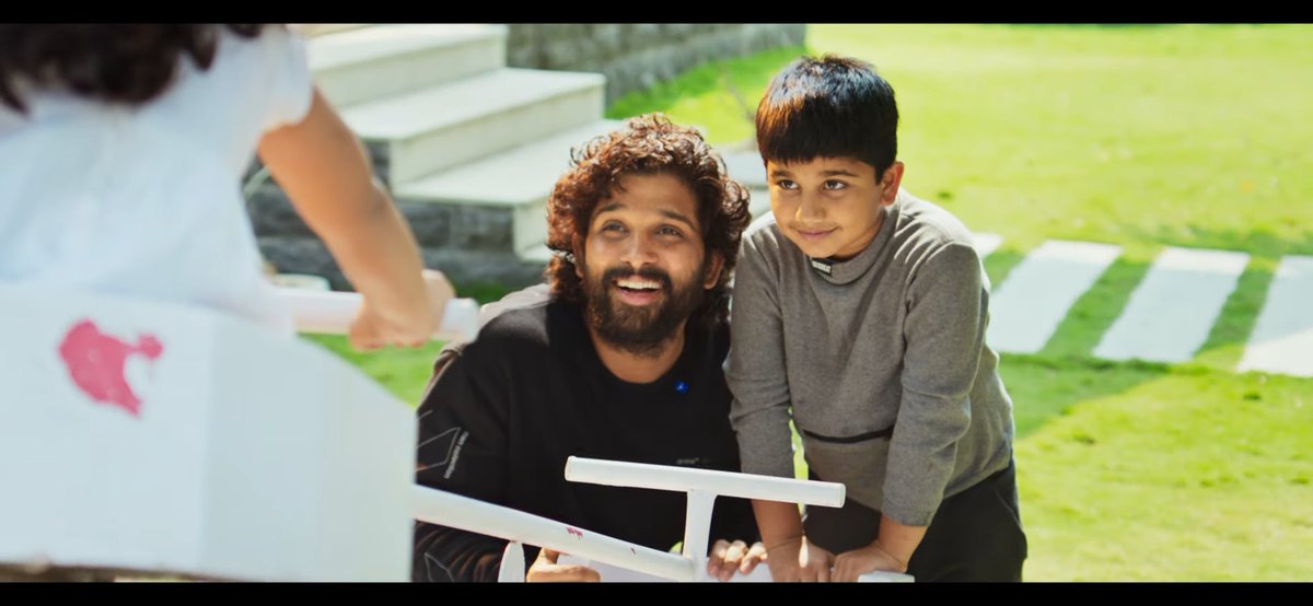 SSAAfanclub's tweet photo. Bunny Arha Ayaan 💛 Can't Handle This Much Of Cuteness 🤩  

#HBDAlluArha @alluarjun #Pushpa

Watch Anjali Cover : https://t.co/OM0f9jN6CL https://t.co/O8Lhbb1bV0