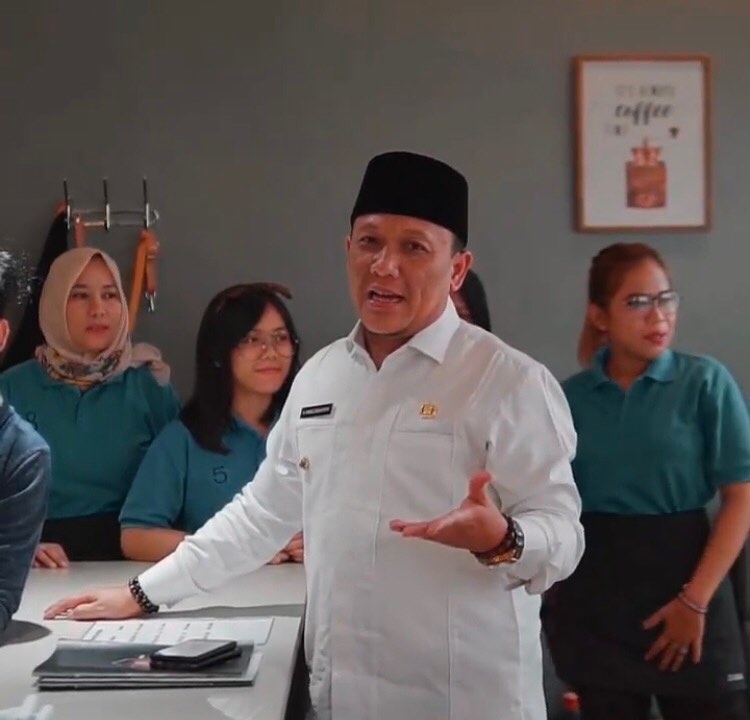 ntshabigail's tweet photo. Karawang pasti lebih baik lagi
Pasti Kang Jimmy 03
#Bupatikarawang
#BupatiBaruKarawang
#KangJimmy03
#JENIUS
#09Desemberpilih03
#BupatiPutraDaerah
#pilkadakarawang
#pilkadakarawang2020
#pilkadakarawang2020sukses
#trending
#Rajasangpenggerak
#Sangpenggerak
#Raja https://t.co/k44ArX7sKq