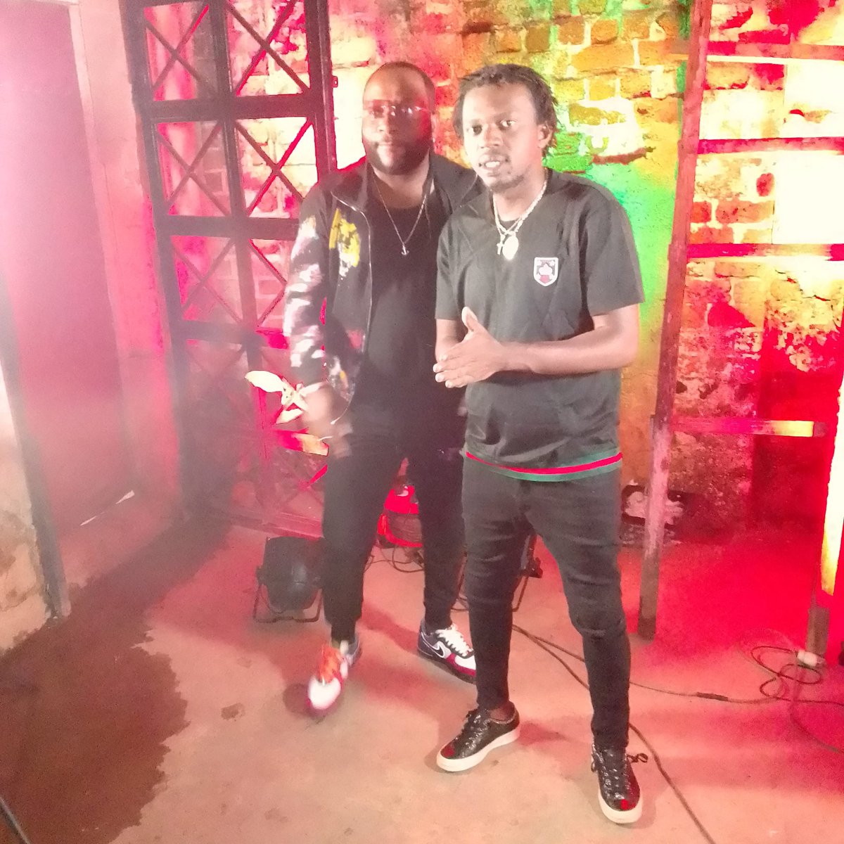 En plein tournage de clip T2B ft Mjoe dans Oko bala nga