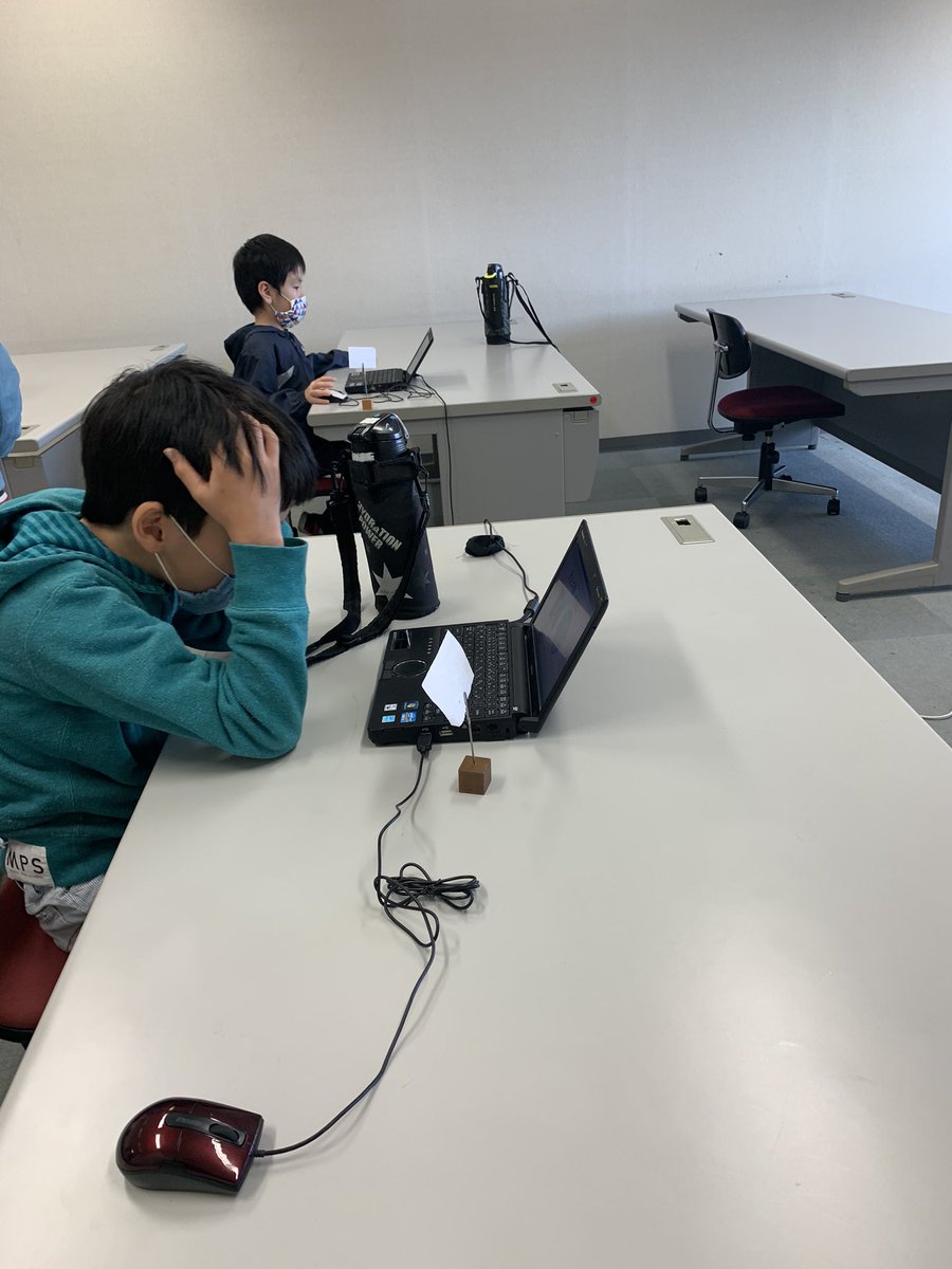 CoderdojoSennan's tweet image. 泉南、開催中です。