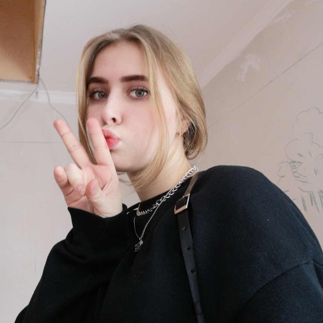 Olyaduh's tweet photo. хеппи бездей ту ми https://t.co/3csZY9WhKT