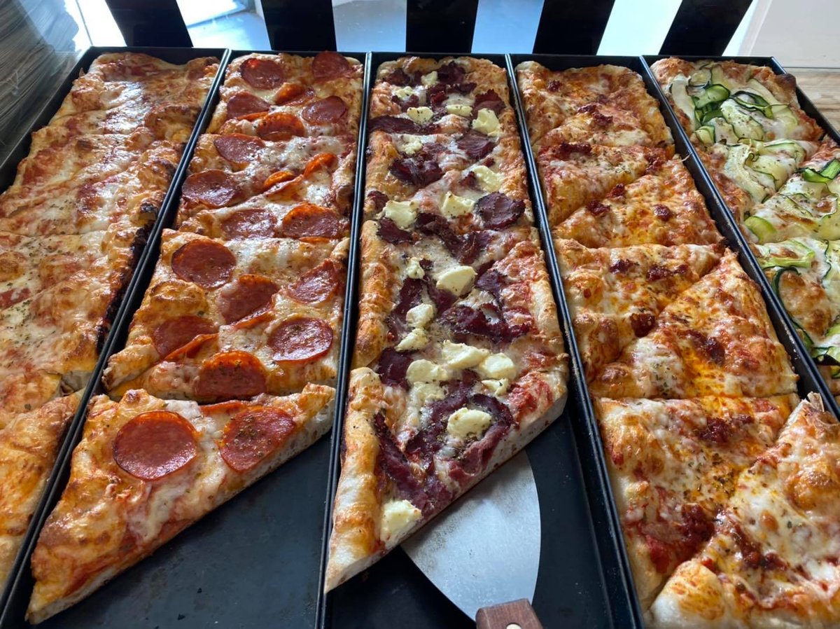 Tuck into a takeaway!

Take a break from the kitchen this weekend and try one of #fruitmarkethull's awesome foodie places for click and collect, delivery or socially-distanced queue!

<a href="/ThievingHarrys/">Thieving Harry's</a> <a href="/FlourandFeast/">Flour & Feast</a> <a href="/taphousehull/">Taphouse</a> <a href="/MarinaTapasya/">Tapasya @ Marina</a> @HSDCHullGin <a href="/BertsPizzeria14/">Bert's Pizzeria</a>