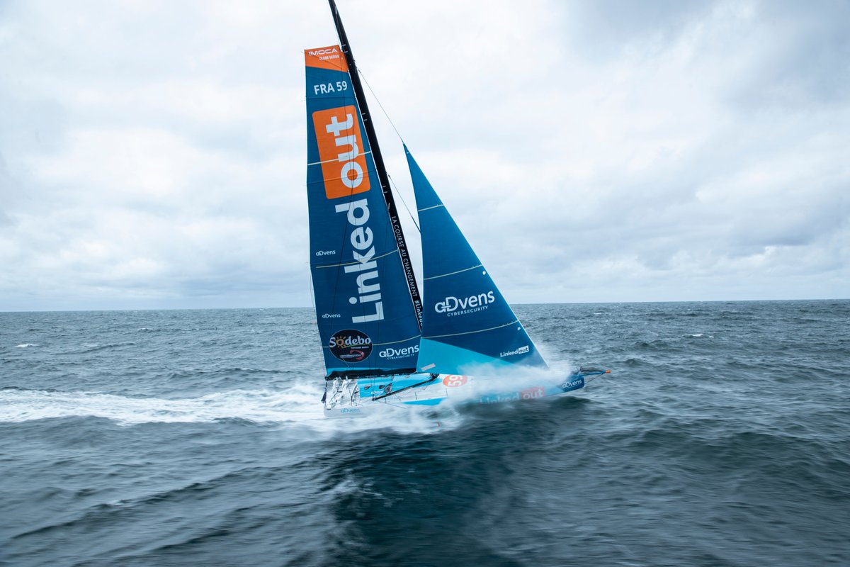 Entourage__pro's tweet image. #VendéeGlobe : c’est la 1ère fois qu’un bateau au nom d’un projet associatif est en tête ! Grâce à tes performances @ThomasRuyant, les 80 candidats #LinkedOut sont sous les projecteurs, eux qui sont normalement invisibles : partageons leur CV sur linkedout.fr
#VG2020