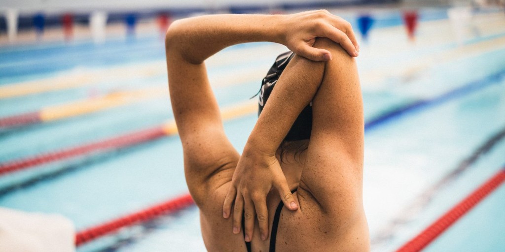 compexfrance's tweet photo. #SamediTraining 👊 Chaud pour une séance en piscine avec @megmactri ? 😉 #compexathletes #trainingpartner #feelnextlevel #getoutofyourcomfortzone https://t.co/yD2GkpCXde