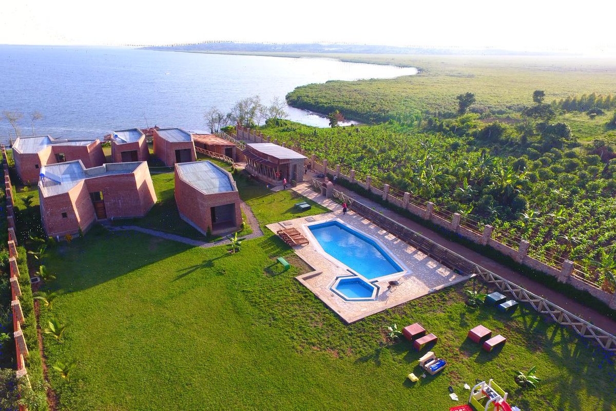 CEOEastAfrica's tweet photo. #VisitUganda
Buvi Lodge is an idyllic lake side lodge approximately 60 minutes from Kampala and 20 minutes from Entebbe by boat and 60 minutes by road . 
For Booking, follow the link https://t.co/dbeYzmy3GL
@UgTourismBoard https://t.co/iYPSwUjCDa