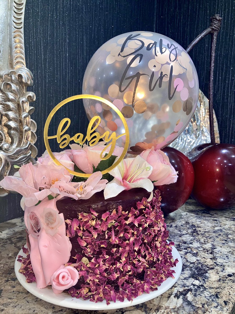 LottyPickering's tweet photo. Another reason to try baking this week. Organising a surprise virtual baby shower and had some left over to make for home! 🍊🍫🍰 #GBBO #lockdownUK #studentlife @WeStudentNurse @StNurseProject #lockdownbakes #letsgetvirtual https://t.co/WerkOxqgSs