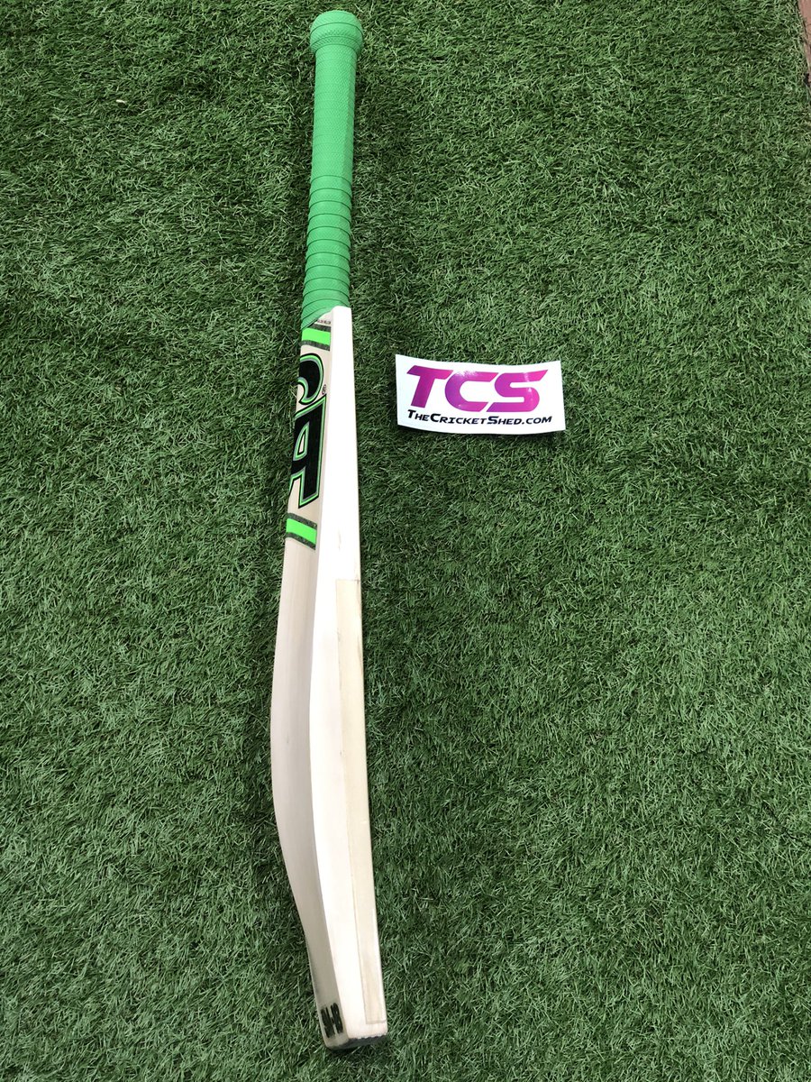 Allthegear99's tweet photo. CA SM18 Shoaib Malik Players #Cricket #Bat

Exclusive to us at TheCricketShed.

Used and endorsed by Pakistan International Shoaib Malik.

Counter balance handle.

Weight: 2lb 10oz
Edge: 41mm
Grains: 8

#BestBats #CA #ProWillow #TCS #PingKings #AllTheGear #PlayersBat https://t.co/rr923Quffc