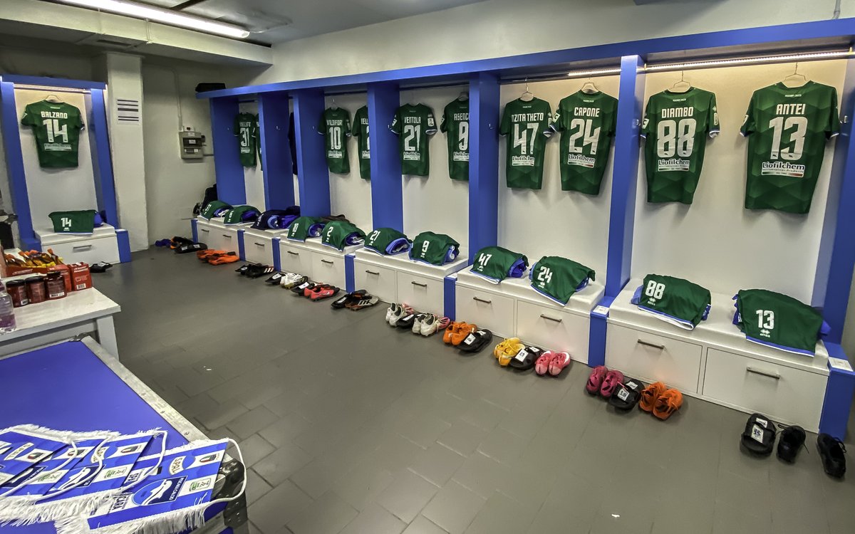 PescaraCalcio's tweet photo. ✅| SPOGLIATOIO🐬
#BiancAzzurri 🆚 #BiancAzzurri #SPAPES @Lega_B https://t.co/pdylsZoc4W