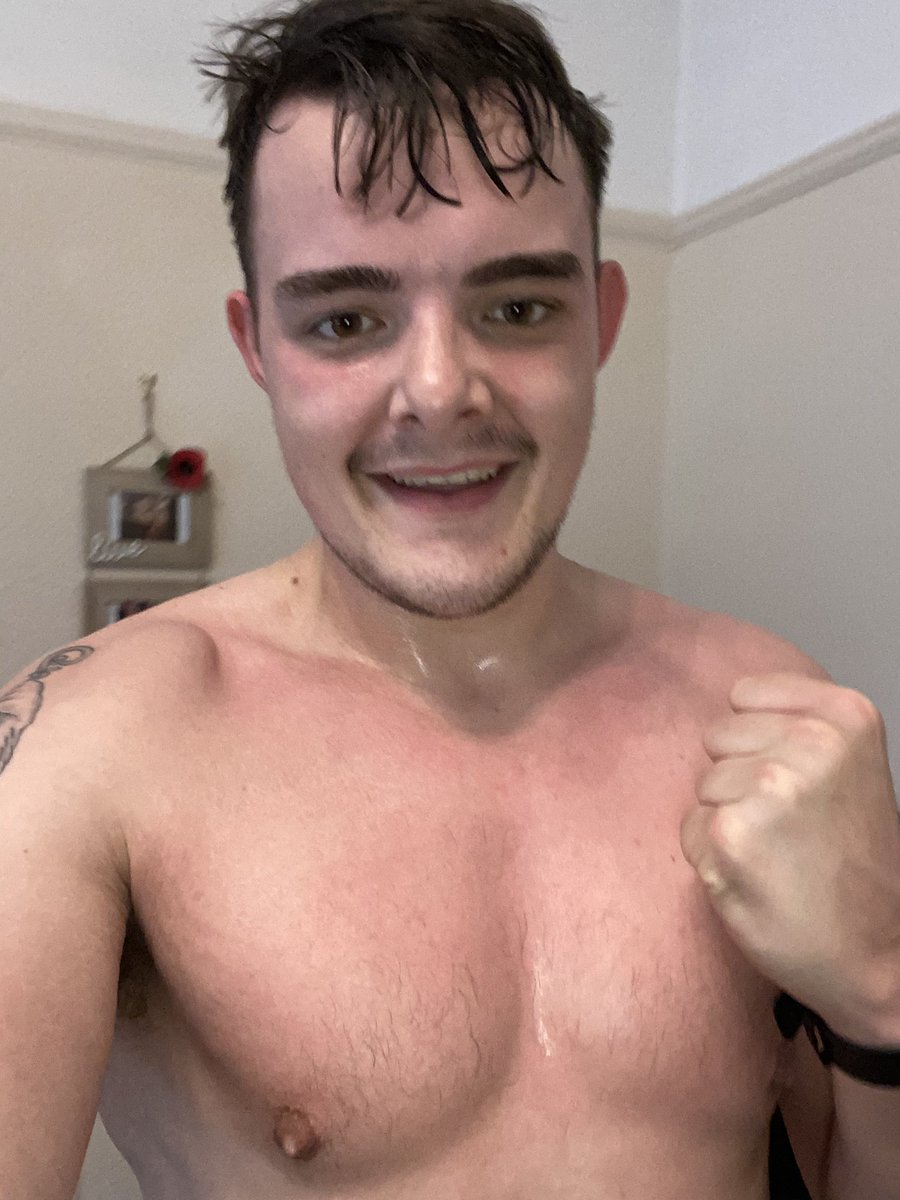 George_Coulston's tweet photo. What a journey and look at the results !! So proud of myself ☺️
#fitness #insanity #insanitymax30 #cardio #fitness #diet #weightloss #myweightlossjourney #slimmingworld #weightlosstransformation #weightlossmotivation #abs #workout #workingoutfromhome https://t.co/B0DSgzcxL1