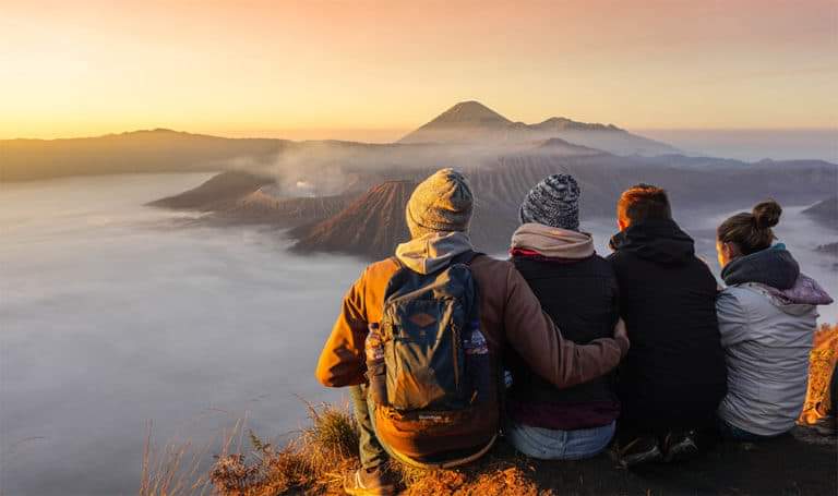 antonete0121's tweet photo. Om swastiastu, Adan titian Erica Antonete F. Somblingo from Group 3. This is my second subtheme featuring the Province East Java in Indonesia. What experiences will you get here? in example you can see the beauty of Sunrise Mount Bromo amazing, really beautiful nature.💕 https://t.co/kNRKHNahYf
