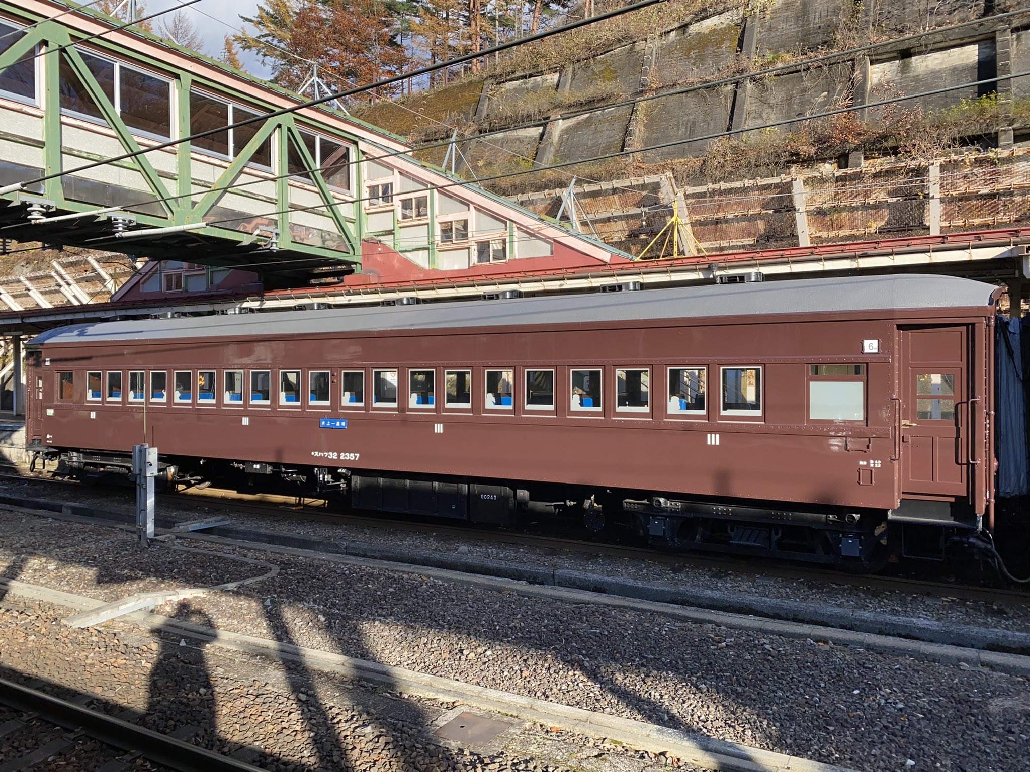 Kohno 2m Siouxsie 渋川で 特急スーパーひたち じゃない 特急草津と普通電車に追い抜かれる T Co Ub96wujcab Twitter