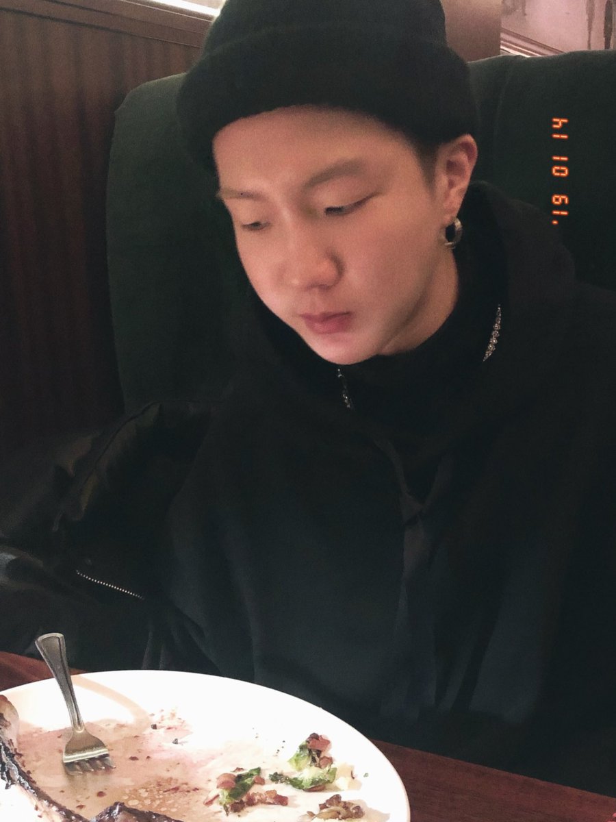 [🕓REPL4Y_WINNER🕓] #카리스마 평화로운 주말과 평화로운 선생녬 계정에 나타난 괴암호(!)에 다들 놀라셨죠! 어쩔 수 없이 오늘 저녁은 육식입니다,,🤭 #선생녬도마이놀라셨습니다 #해킹구런거좀_HAJIMA #GAMAN_ANDO 

#WINNER #위너 #4OURCIRCLE #REPL4Y_WINNER #WINNERCITY