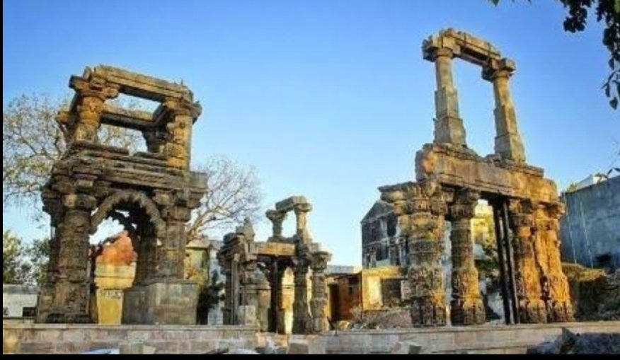 Do you know how Rudramahalaya was turned into ugly m०sque?? Read here:The land of Baba Somanth has been irking Peacefulls from very long. In 1411, Ahm@d Shah, grandson of muz@ffar shah appointed a special army to destr०y Mandirs of Gujrat.