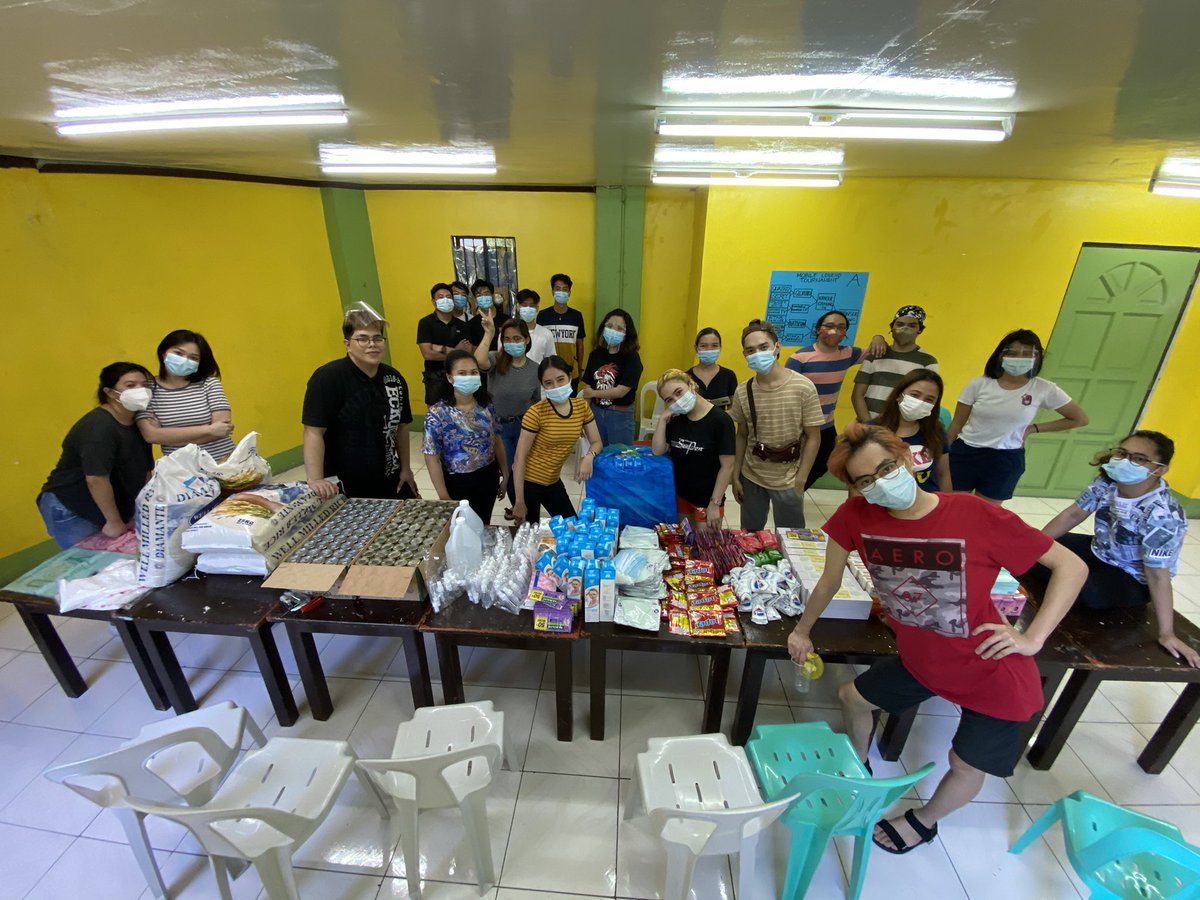CharitABLE2020's tweet photo. Our volunteers! 🤗

PS. All are practicing social distancing
#CagayanValleyRegionNeedsHelp 
#UlyssessPH https://t.co/kcMX93l7uP