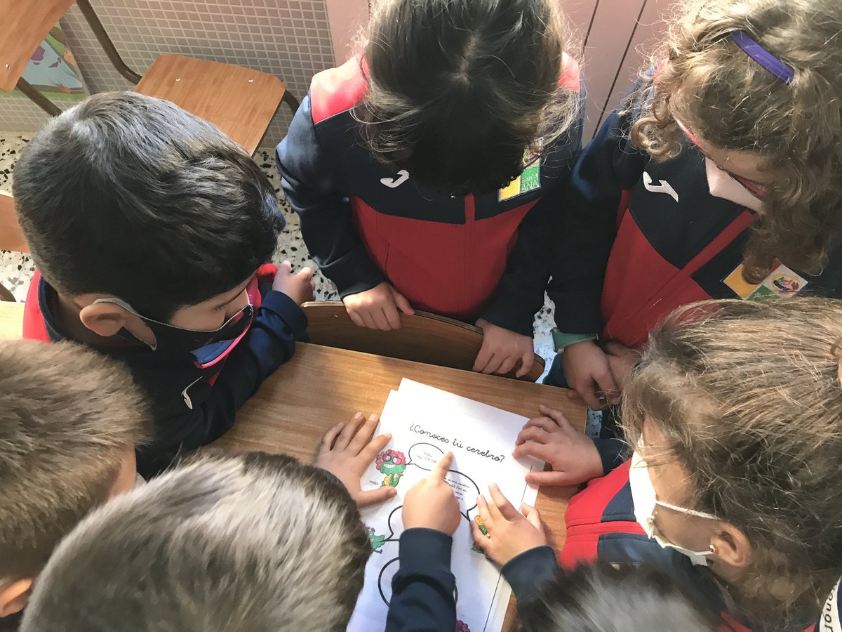 santaanahuesca's tweet photo. En nuestro programa de #SolvingChef nuestros alumnos de 1° y 2° han investigado sobre ello, para aprender a controlar el cerebro reptiliano y controlar el neocortex en la resolución de conflictos. 
@SamySpain ¿quieresque le contemos alguno para tranquilizar a los aspirantes? https://t.co/kzdDfTBUN3