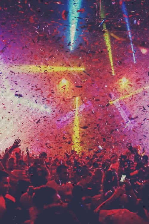 Rol_Band's tweet image. 𝐎𝐜𝐭𝐮𝐛𝐫𝐞 31
𝐕𝐢𝐥𝐥𝐚 𝐑𝐁

—El último día del festival había llegado y la feria abría sus puertas por última ocasión, desde muy temprano. El día estaría lleno actividades y eventualmente concluiría con el tan esperado baile de Halloween, pero antes habría mucho que hacer—