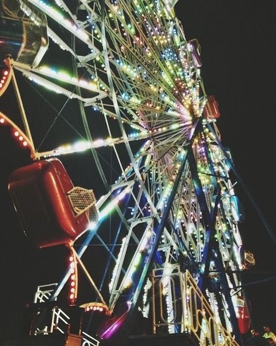 Rol_Band's tweet image. 𝐎𝐜𝐭𝐮𝐛𝐫𝐞 31
𝐕𝐢𝐥𝐥𝐚 𝐑𝐁

—El último día del festival había llegado y la feria abría sus puertas por última ocasión, desde muy temprano. El día estaría lleno actividades y eventualmente concluiría con el tan esperado baile de Halloween, pero antes habría mucho que hacer—