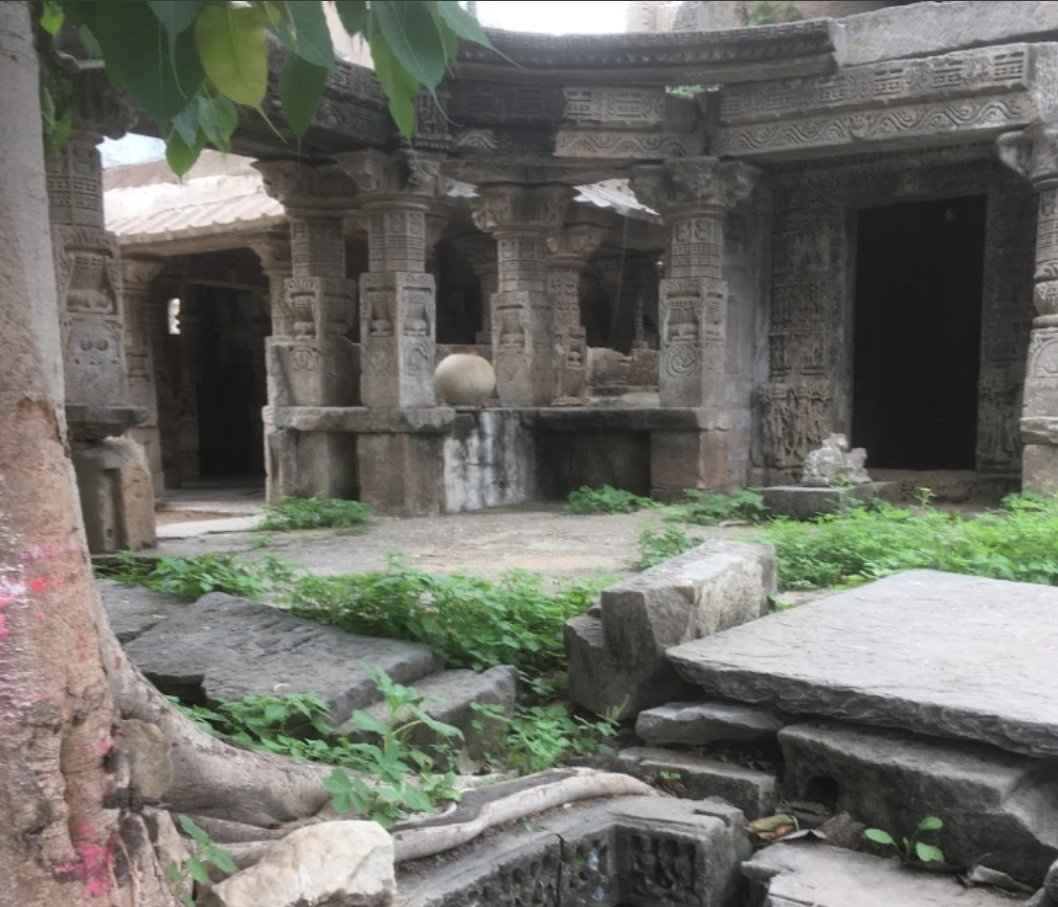 Pic 1-Here look at the behe@ded Nandi Baba. Pic 2-you can see Sanskrit inscriptions inside the Mandir. Pic 3- Defaced Toran Dwar. He didn't stop here and named Sidhpur, Sayyedpur. Ref-Sitaram Goel ji #SaveTemplesPicture credit  @ReclaimTemples