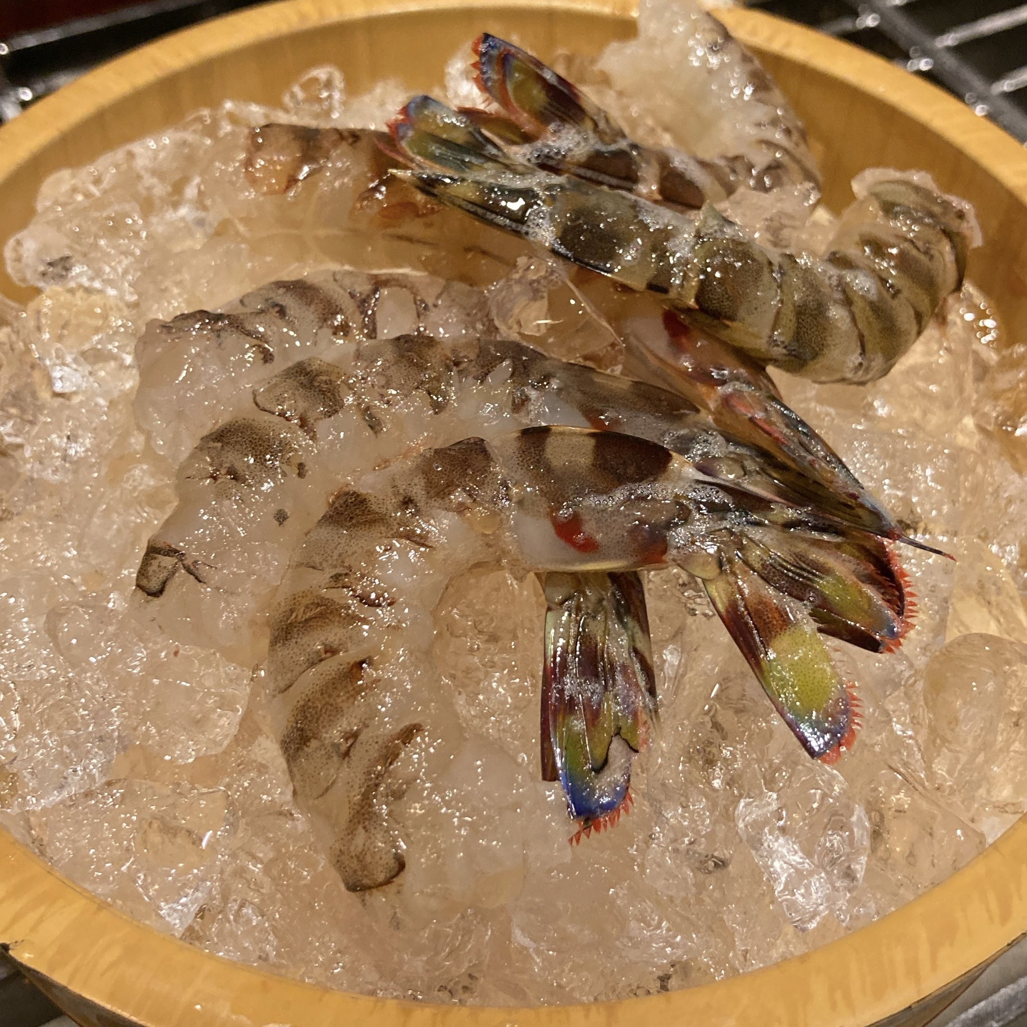 Jun Sama 中洲の割烹川田で生きた車海老をブランデーと白ワインで酔わせて食べる車海老のバチバチ あわびの踊り焼き 呼子烏賊の活け作り サザエのツボ焼きなどを堪能 かなり残酷ではあるが旨いから気にしない横暴 割烹川田 T Co Qdlanv00ca