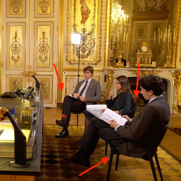  @GillesGressani,  @MatheoMalik et Ramona Bloj ont pu goûter au confort des chaises Ico d'Ora-ïto, icones du design ultra-contemporain qui ont déjà rejoint les collections du  @CentrePompidou en 2016, l'année de leur création. 10/30