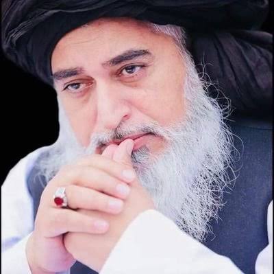 Sohailw39673922's tweet photo. جس دھج سے کوئی مقتل گیا وہ شان
سلامت رہتی ہے
اس جان کا کیا کہنا یہ تو آنی جانی ہے
#KhadimHussainRizvi salutes you ..
مجاہد ختم نبوت تاجدار ختم نبوت علامہ خادم حسین رضوی تو زندہ باد ہے تو پاہندہ باد ہے https://t.co/4wh1KK7b3g